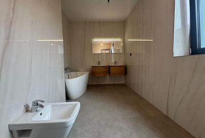 3 camere PREMIUM| 99.7 MP + 9.35 MP terasa - 15