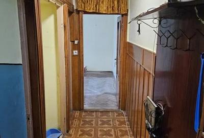 Apartament cu 3 camere semidecomandat în Km 4-5 - 6