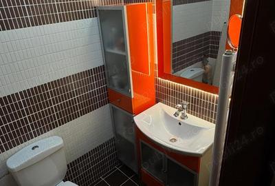 Apartament cu 3 camere semidecomandat în Central - 1