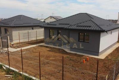 Casă cu 3 camere cu Canalizare în Berceni