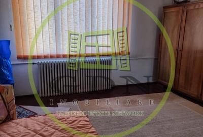 Proprietate spre vanzare,  formata din 2 case suprafata totala 440 mp - 3