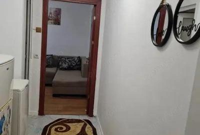 Apartament cu 2 camere semidecomandat în Km 4 - 7