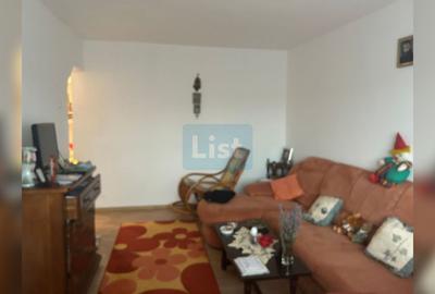 Apartament cu 3 camere decomandat, mobilat în 9 Mai - 2