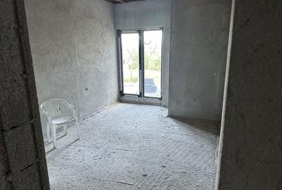 Casă cu 4 camere în Crinț - 2