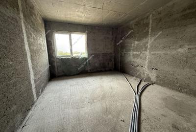 Casa la rosu dispusa pe Parter | 740 Teren | Sag - 18