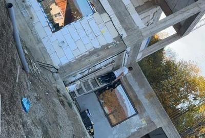 Casă cu 2 camere cu Teren 210 Mp în Eșelnița - 1