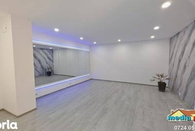 Casă cu 5 camere cu Teren 700 Mp în Piața Centrală - 1