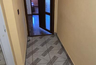 Apartament cu 3 camere decomandat în Bariera Vâlcii