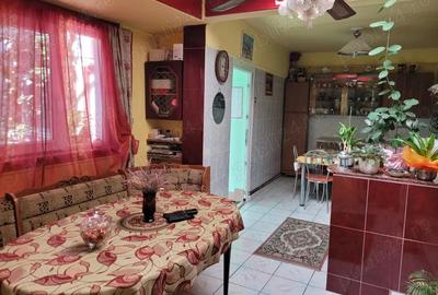 Casă cu 3 camere cu Canalizare în Central - 9