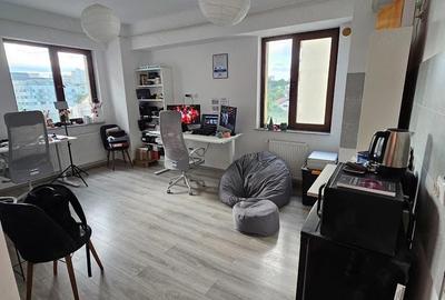 Apartament cu 3 camere semidecomandat în Central - 1