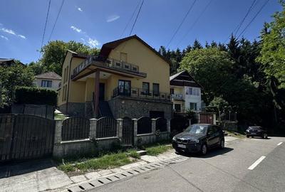Casă cu 5 camere cu Teren 383 Mp în Central - 2