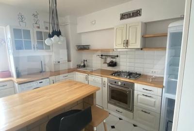 Apartament cu 4 camere, etaj intermediar, zona Catedrala - 2