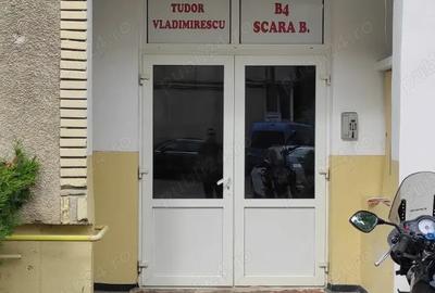 Vand Apartament 3 Camere Micro 6 - 1