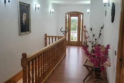 Casă cu 6 camere cu Teren 1300 Mp în Central - 14