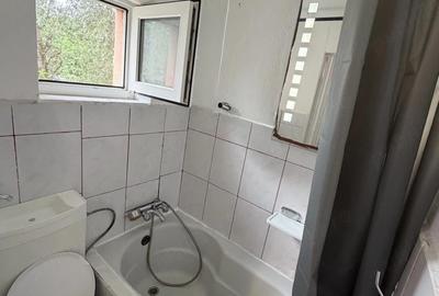 Garsonieră decomandată în Apărătorii Patriei - 2