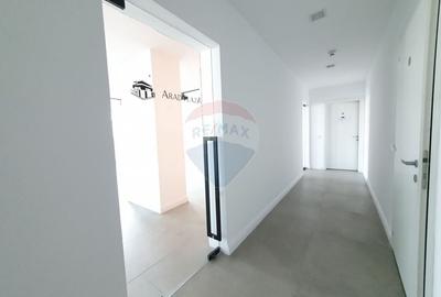 Birou, de 151 mp, în Ultracentral - 12