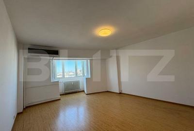 Apartament cu 3 camere decomandat în P-ța Alba Iulia