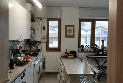 Apartament cu 4 camere decomandat în Dămăroaia - 2