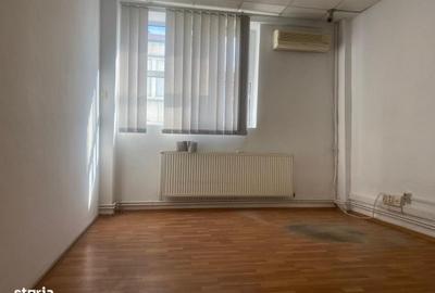 Spațiu comercial, de 67 mp, în Central - 5