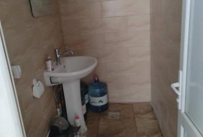 Casă cu 5 camere cu Canalizare în Central - 13