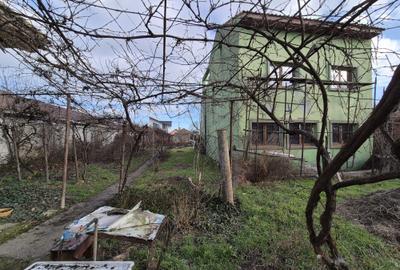 Casă individuală cu 3 camere cu Teren 750 Mp în Km 5 - 6