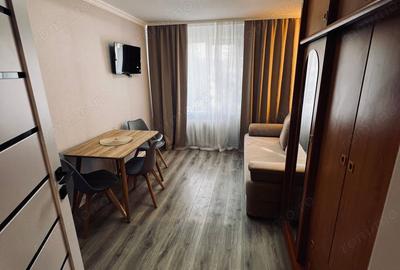 Garsonieră decomandată în Unirii - 1