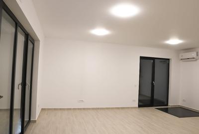 Vindem constructie tip buncar cu cale de intrare prin casa - 9
