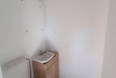 Spațiu comercial, de 27 mp, în Central - 4