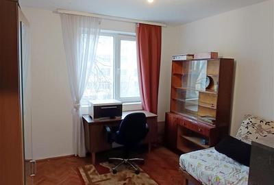 Apartament cu 3 camere semidecomandat în Central - 6