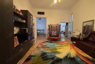 Apartament cu 3 camere semidecomandat în Central - 3