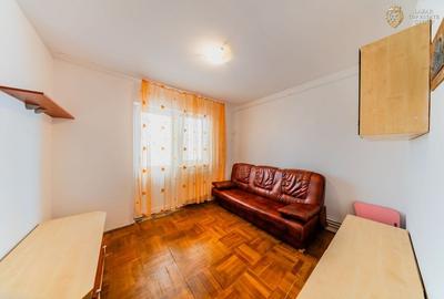 Apartament cu 3 camere decomandat, mobilat în Central
