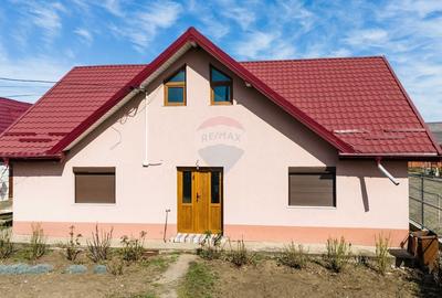 Casa de Vanzare, 3 Camere, 1577mp Teren la E58 - Letcani, Iasi