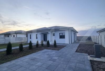 Casa parter, 127 mp utili, la cheie, 600 mp teren, Pielesti - 9