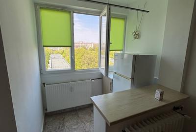 Garsonieră semidecomandată în Apărătorii Patriei - 2