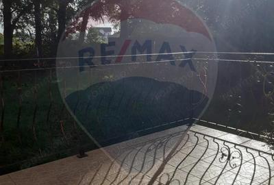 Casa / Vila cu 5 camere de vanzare - 2