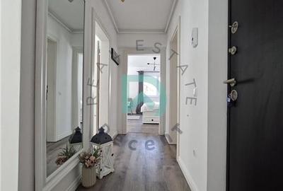 Apartament cu 2 camere decomandat în Tractorul - 8