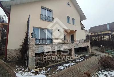 Casa 700 mp teren - Zona Subcetate