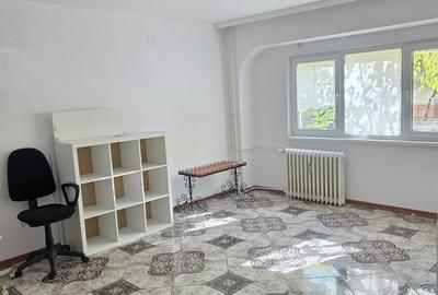 Garsonieră decomandată în Basarab - 11