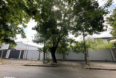 Teren de 1527 mp, în Central - 4