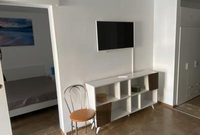 Apartament cu 2 camere decomandat, mobilat în Central
