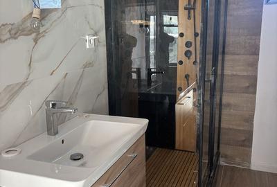 Casă cu 4 camere în Central - 1