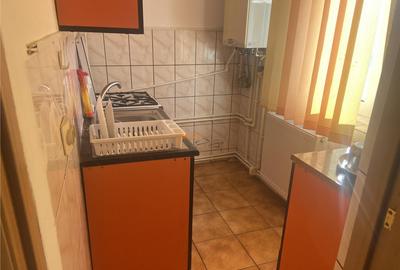 Garsoniera , zona B-dul Independentei , et 2 , 32 mp , decom - 6