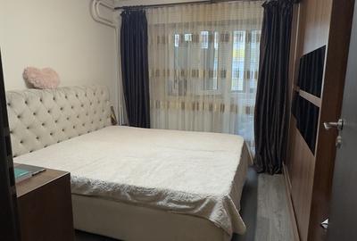 Apartament cu 4 camere semidecomandat în Costin Georgian - 15