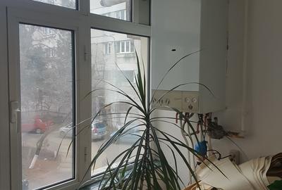 Apartament trei camere decomandat, mobilat, etaj unu, doua balcoane, Alecsandri - 15