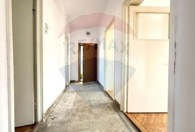 Apartament cu 3 camere decomandat în Andrei Mureșanu - 4