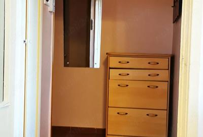 Apartament cu 2 camere semidecomandat în Democrației
