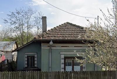 Casă cu Teren 989 Mp în Podu Pitarului - 1