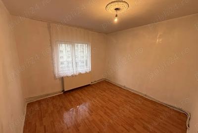 Apartament cu 2 camere decomandat în Rovinari - 2