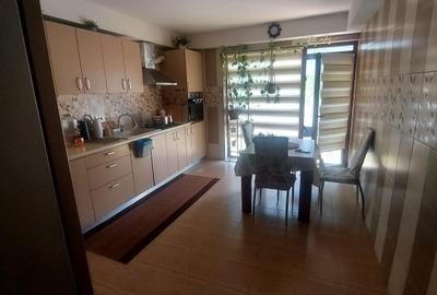 Casă individuală cu 7 camere cu Canalizare în Fundeni - 26