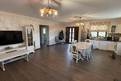 Casă cu 4 camere cu Teren 2700 Mp în Coțofănești - 4